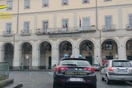 Furbetti del cartellino sospesi dal servizio senza stipendio